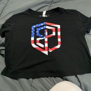 Born primitive size small crop tshirt